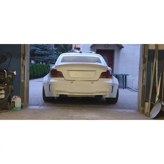 HÁTSÓ KERÉKJÁRATI ÍV (BALRA) BMW E81, E82, E82 1M
